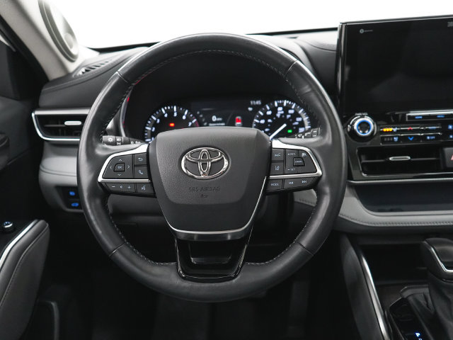 Used 2021 Toyota Highlander Platinum AWD/4WD image 21