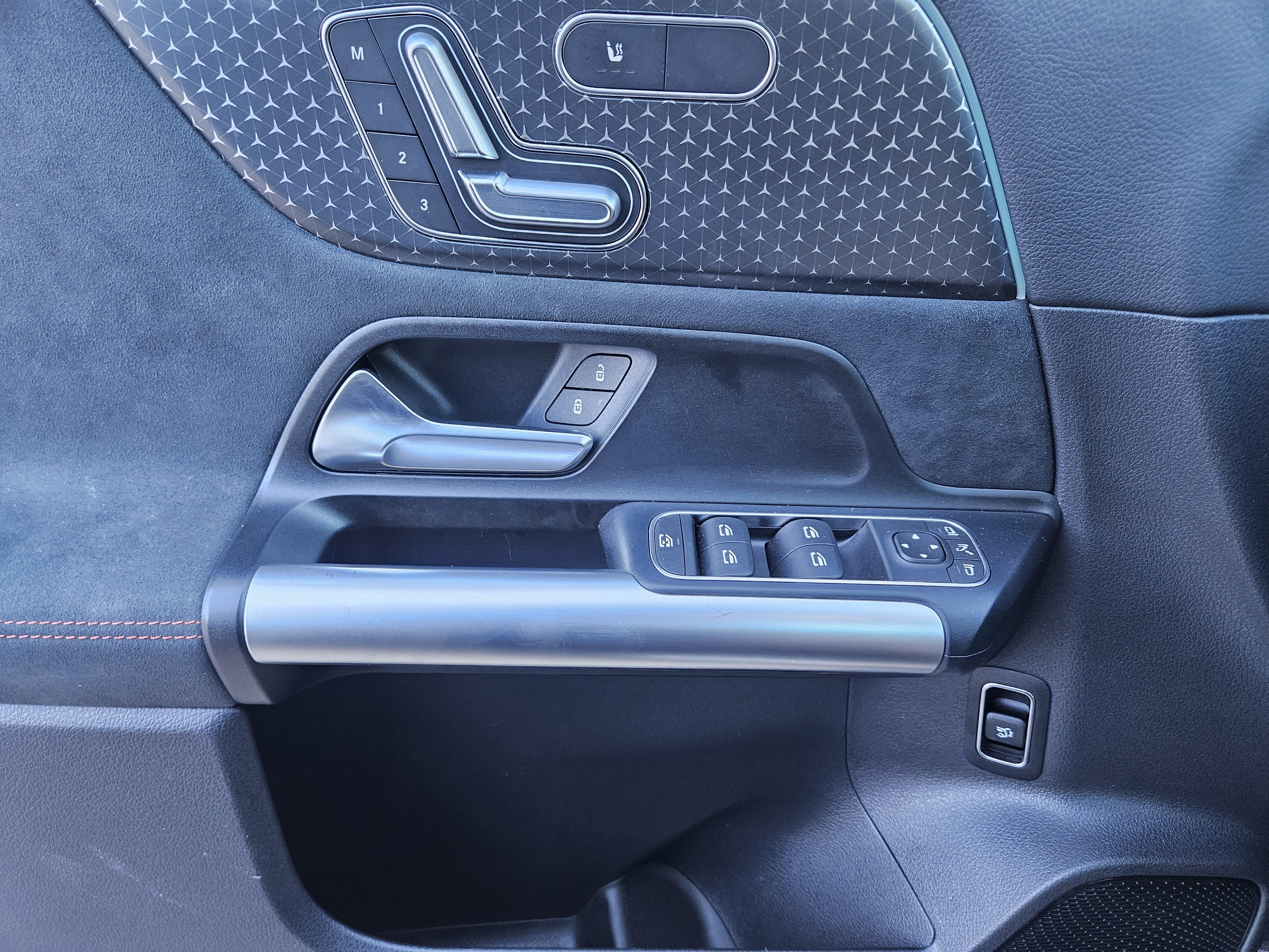 Certified 2025 Mercedes-Benz GLA 250 image 22