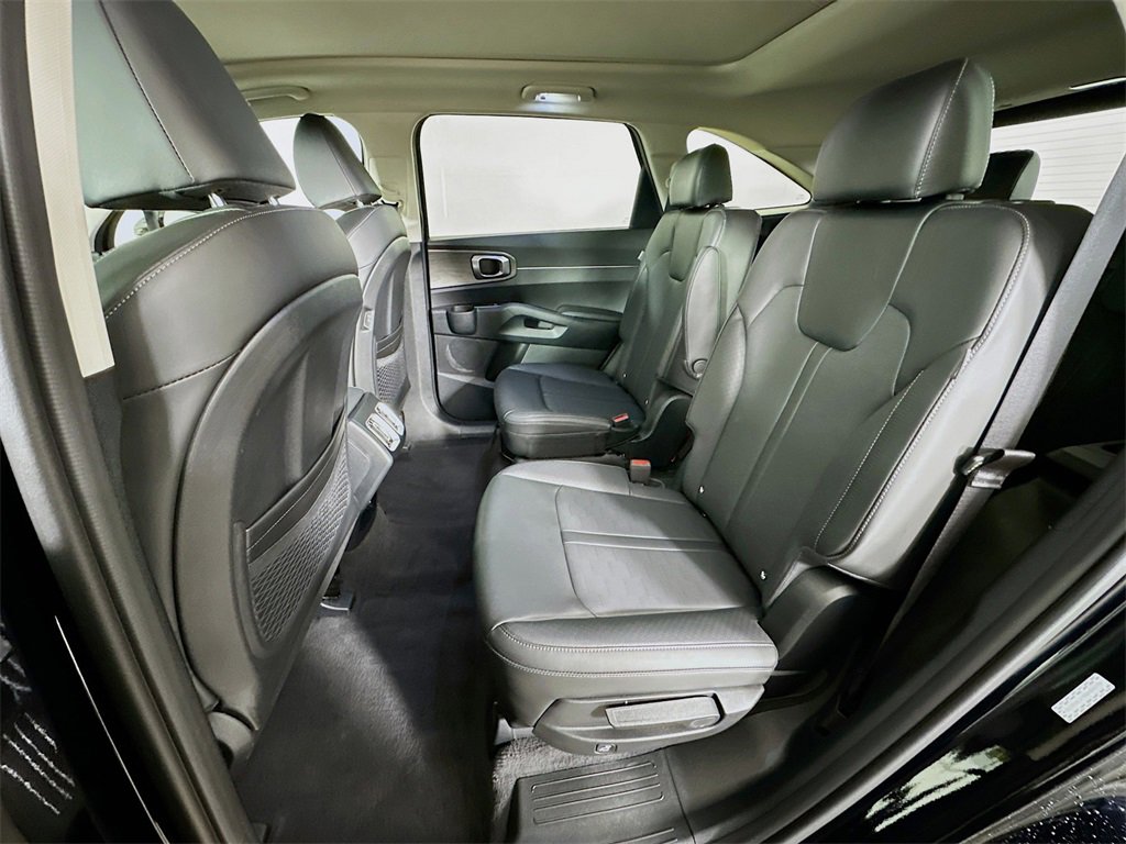 Certified 2025 Kia Sorento X-Line EX image 31