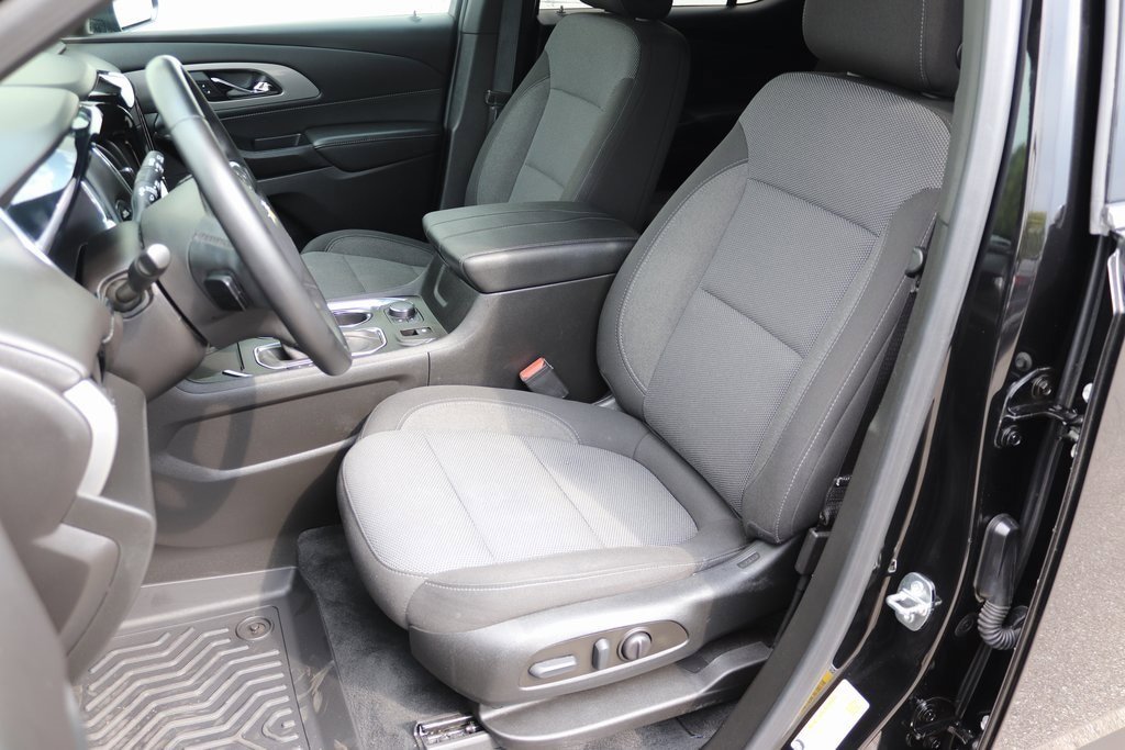 Used 2023 Chevrolet Traverse LT AWD/4WD image 4