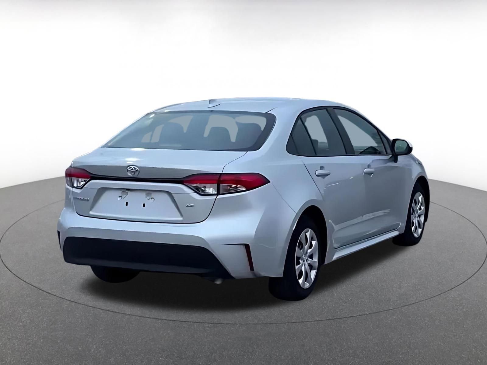 Used 2025 Toyota Corolla LE image 12