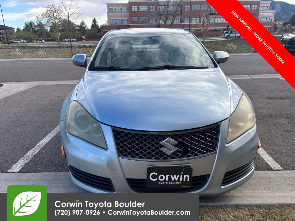 Used 2011 Suzuki Kizashi SE image 2