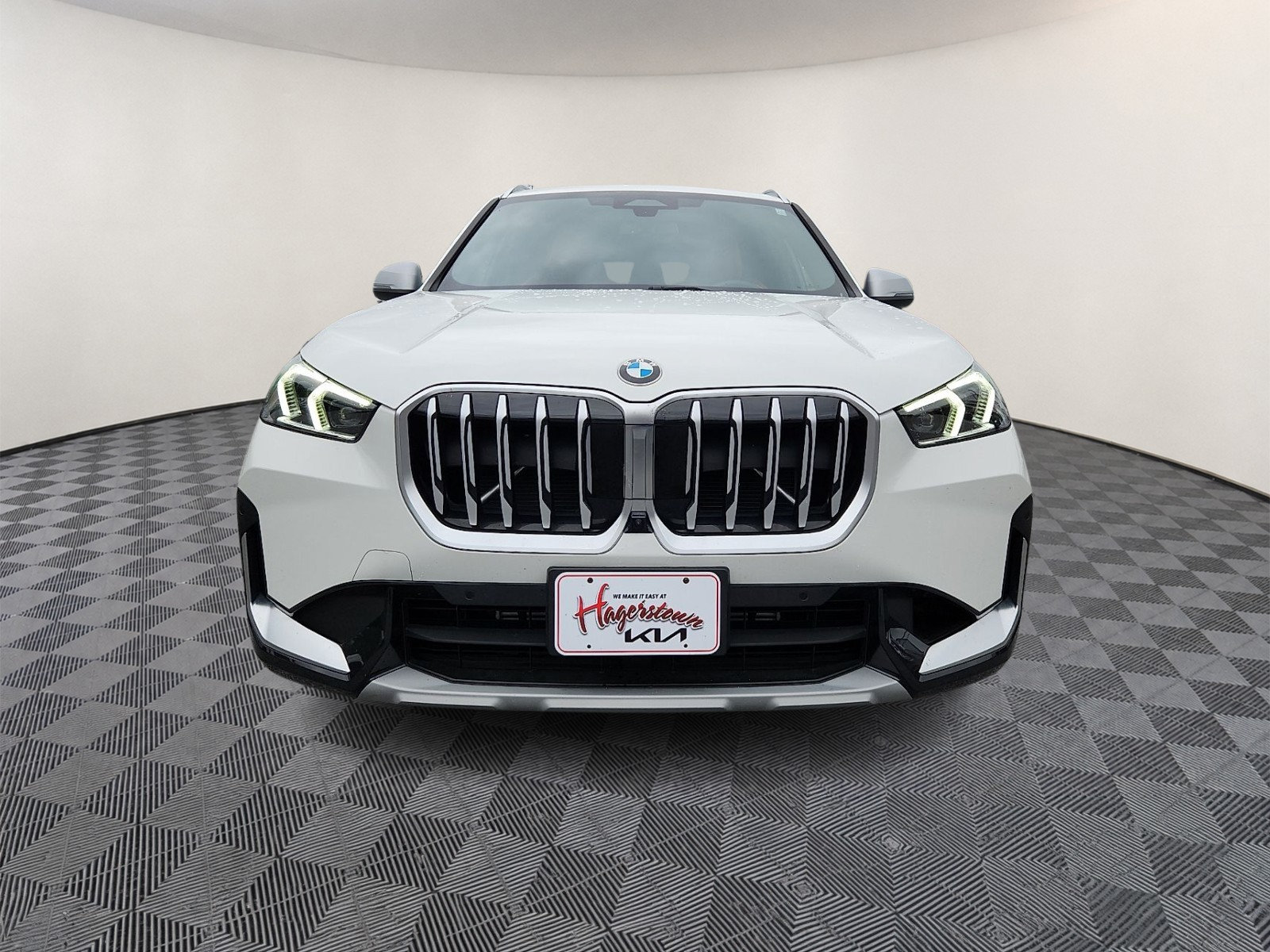 Used 2023 BMW X1 xDrive28i w/ Premium Package AWD/4WD image 2