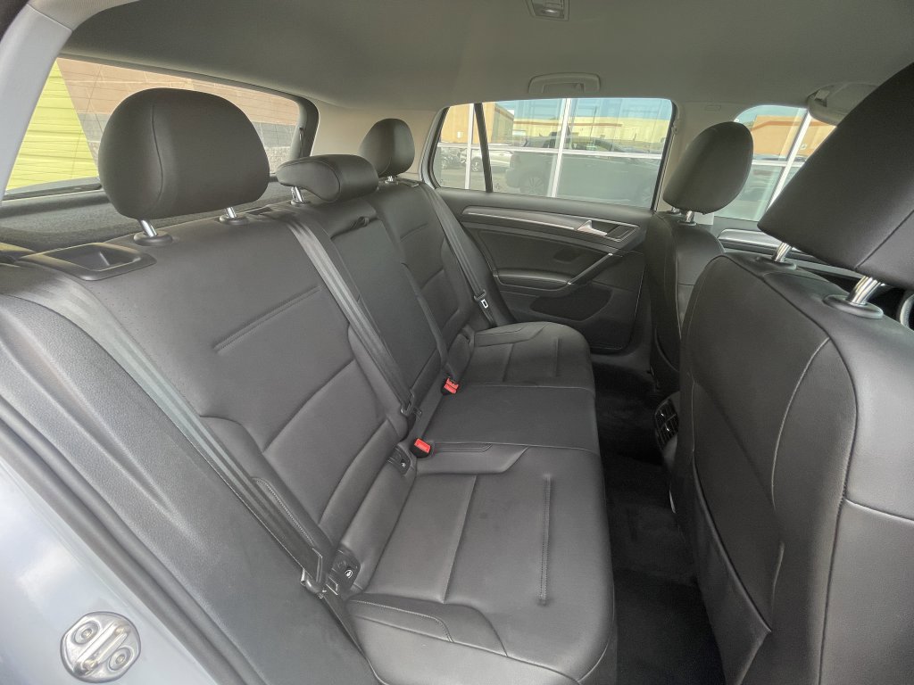 Used 2019 Volkswagen e-Golf SEL Premium image 20