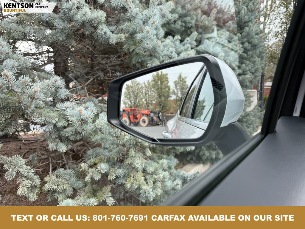 Used 2025 Kia Sportage EX image 22