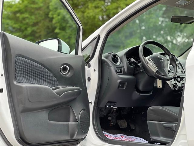 Used 2017 Nissan Versa Note SV FWD image 9