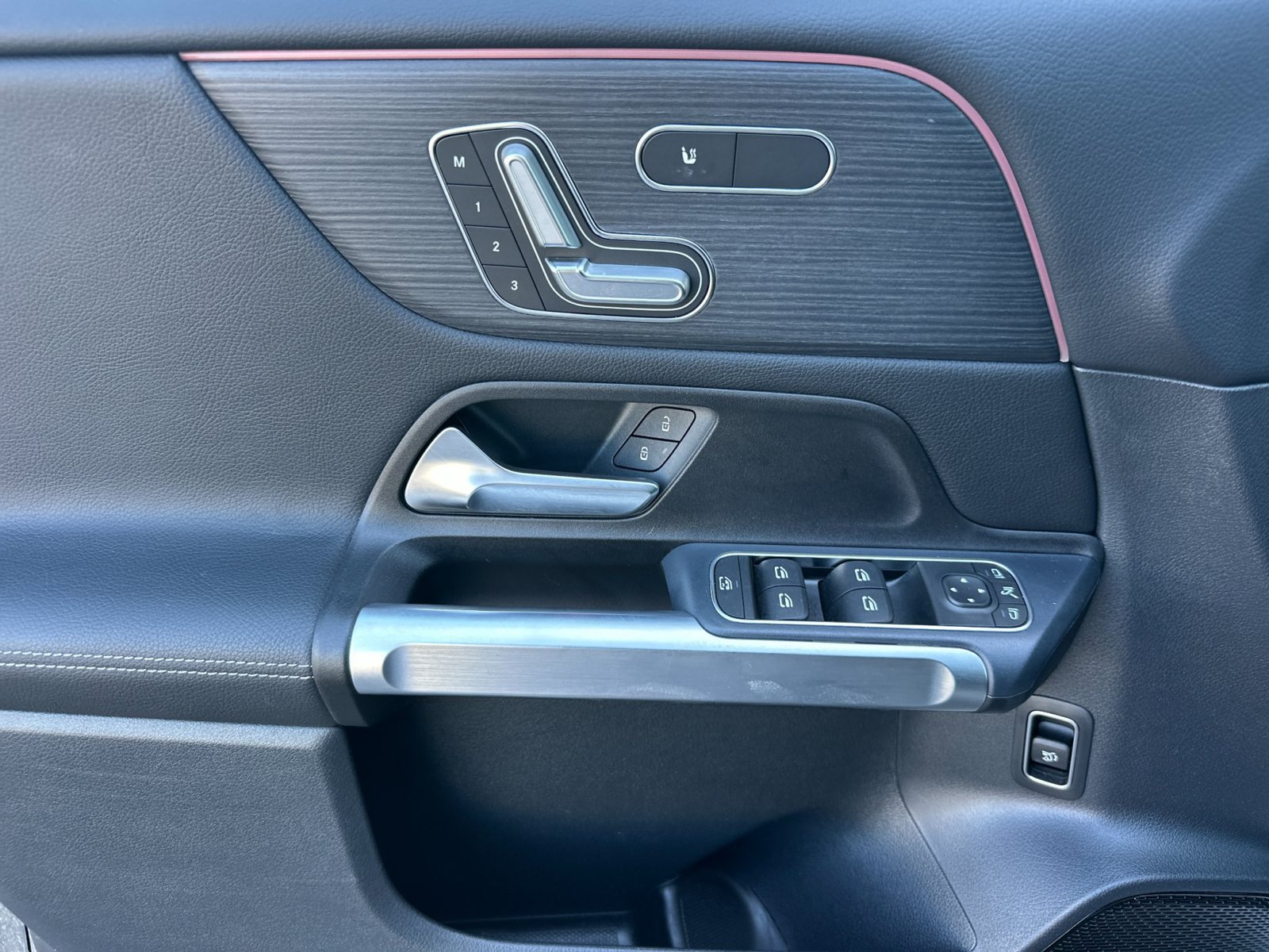Certified 2026 Mercedes-Benz GLB 250 image 11