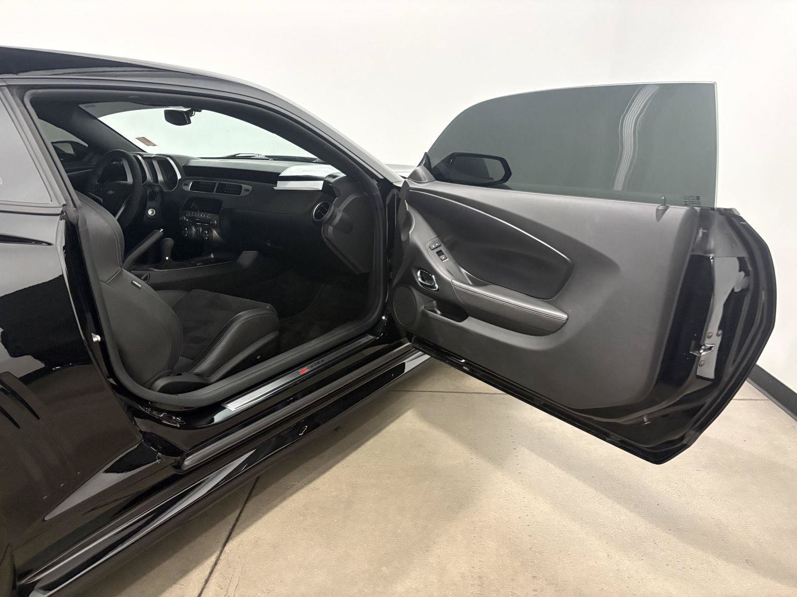 Used 2015 Chevrolet Camaro Z/28 RWD image 34