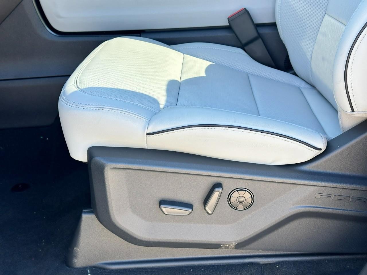 New 2026 Ford Expedition Max Platinum AWD/4WD image 13