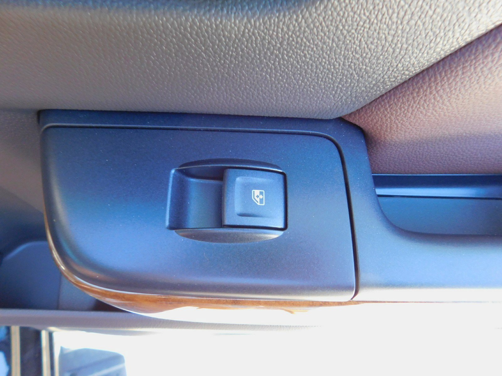 Used 2018 Chevrolet Silverado 1500 High Country image 42