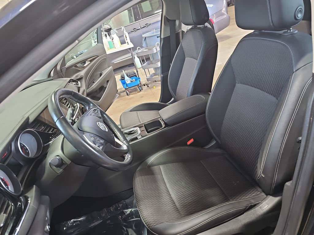 Used 2018 Buick Regal Preferred w/ Driver Confidence Package #1 image 14