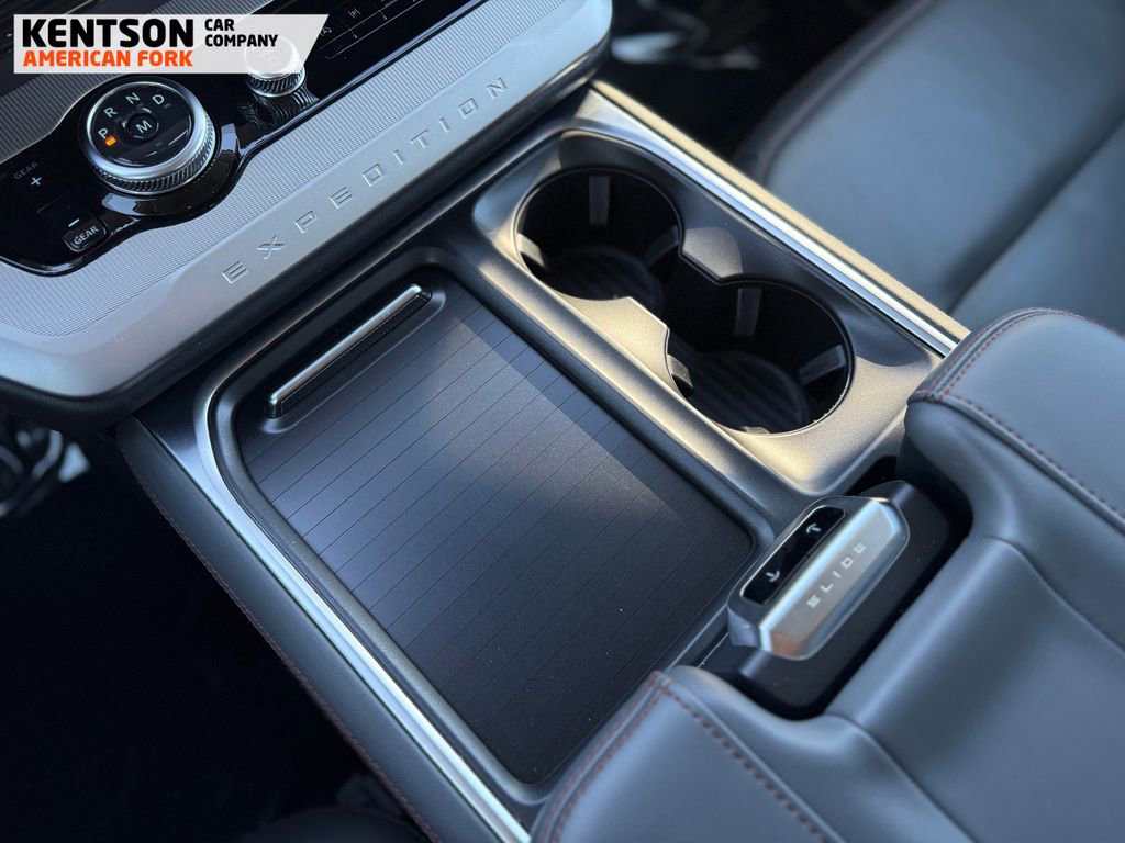 Used 2025 Ford Expedition Active image 25