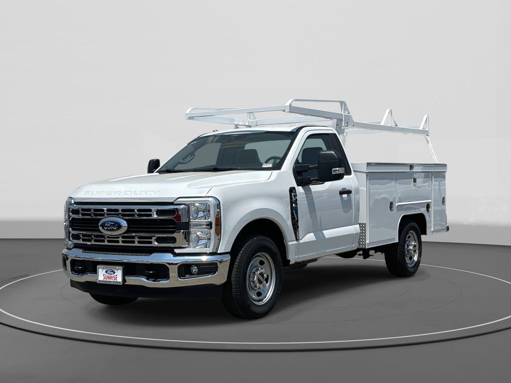 New 2025 Ford F350 XL w/ XL Chrome Package
