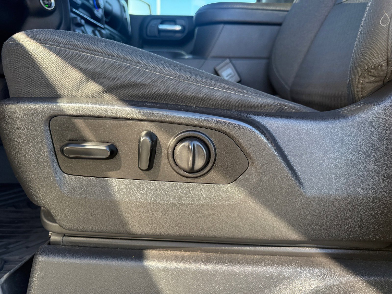 Used 2021 Chevrolet Silverado 1500 RST AWD/4WD image 10