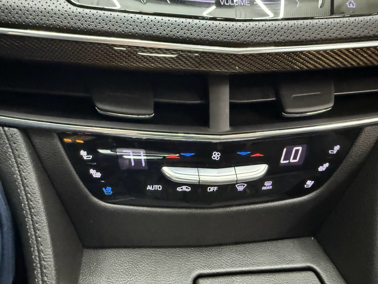 Used 2018 Cadillac CT6 Luxury image 31