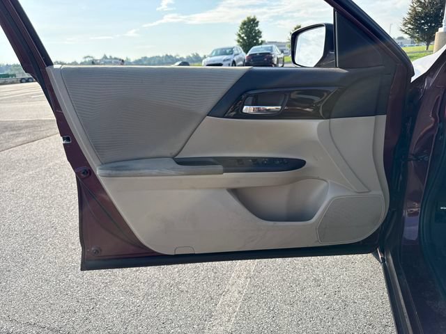 Used 2016 Honda Accord LX image 17
