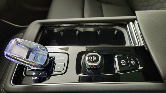 New 2026 Volvo XC90 B6 Core w/ Protection Package AWD/4WD image 17