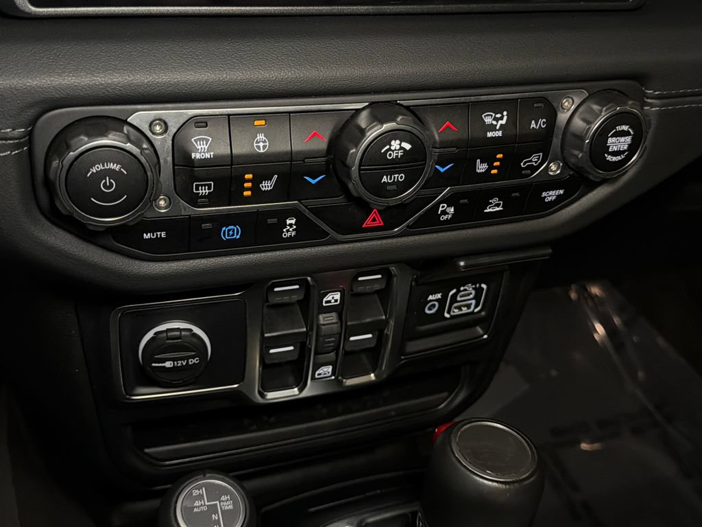 Used 2024 Jeep Wrangler High Altitude AWD/4WD image 29