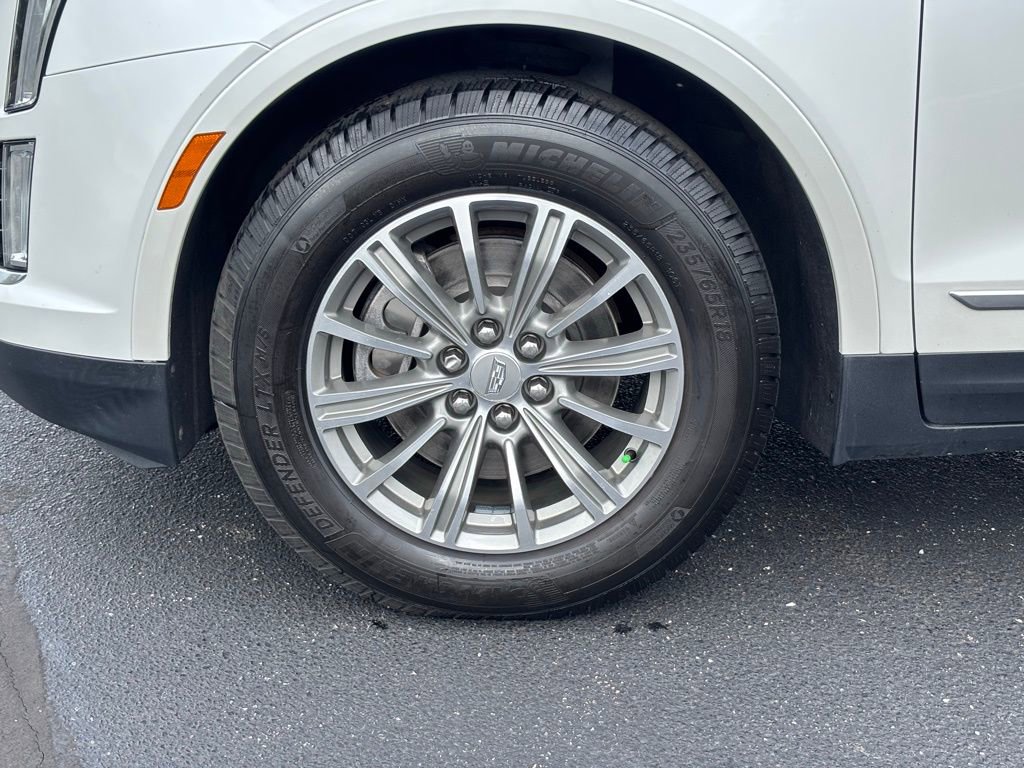 Used 2017 Cadillac XT5 Luxury w/ Driver Awareness Package image 11