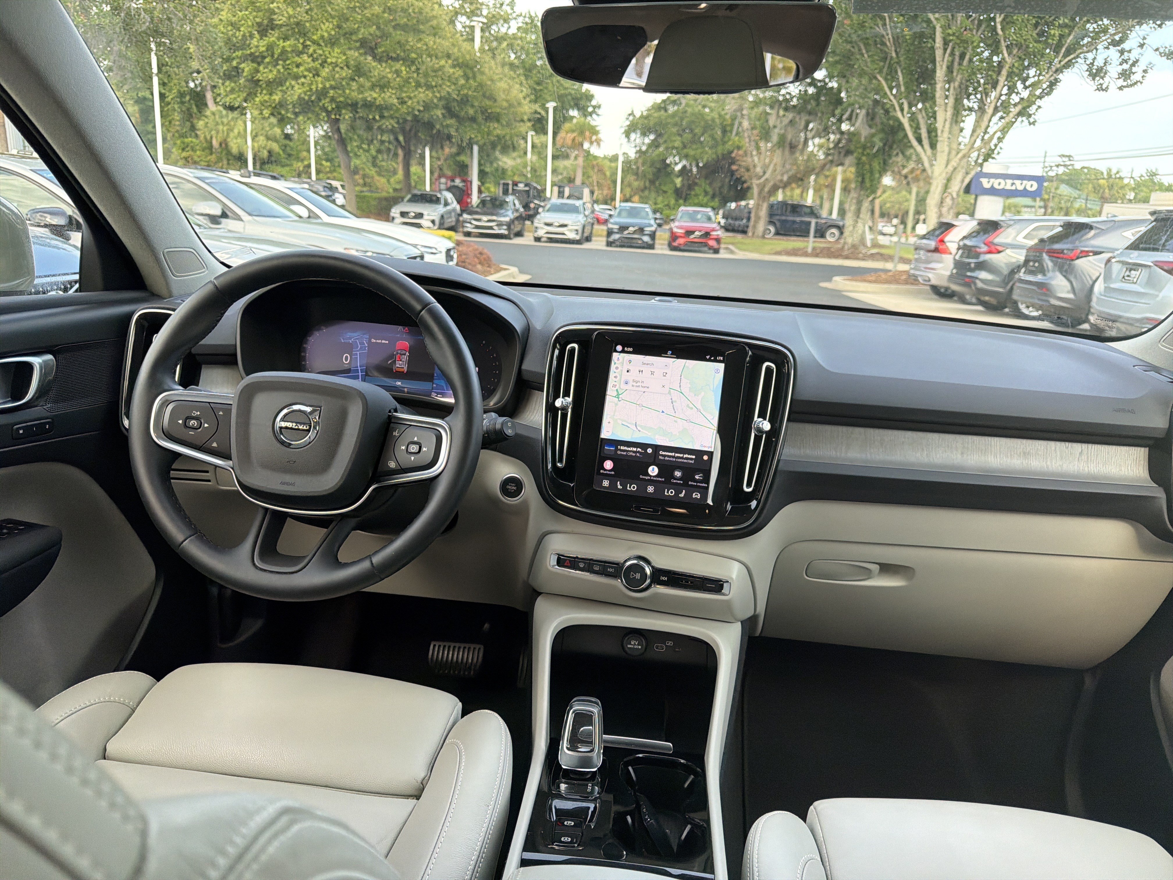 Certified 2023 Volvo XC40 B5 Plus AWD/4WD image 30