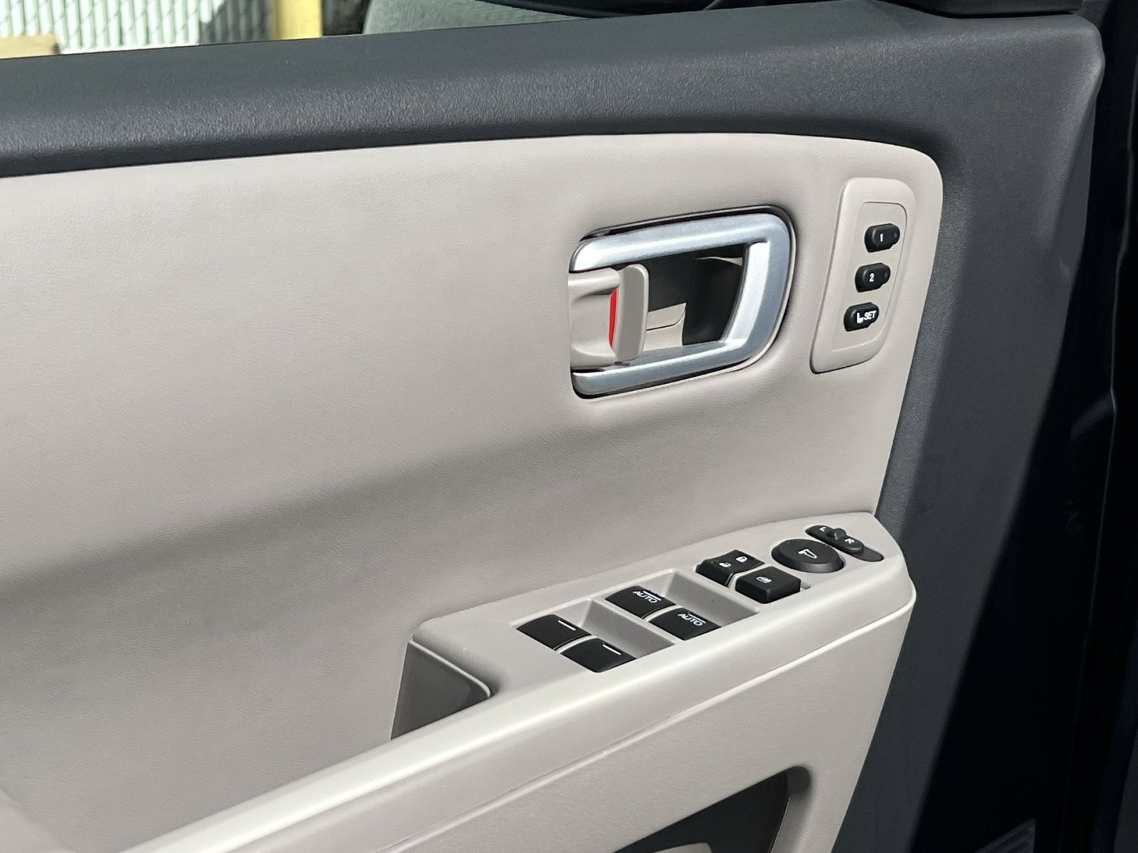 Used 2012 Honda Pilot Touring image 16