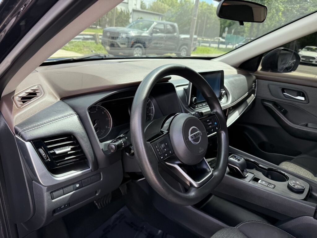Used 2021 Nissan Rogue SV AWD/4WD image 11