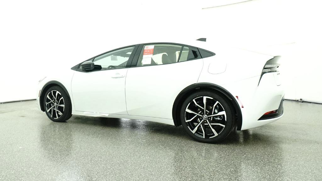 New 2026 Toyota Prius Plug-In Hybrid FWD image 28