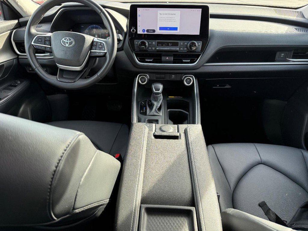 Certified 2025 Toyota Grand Highlander AWD image 12