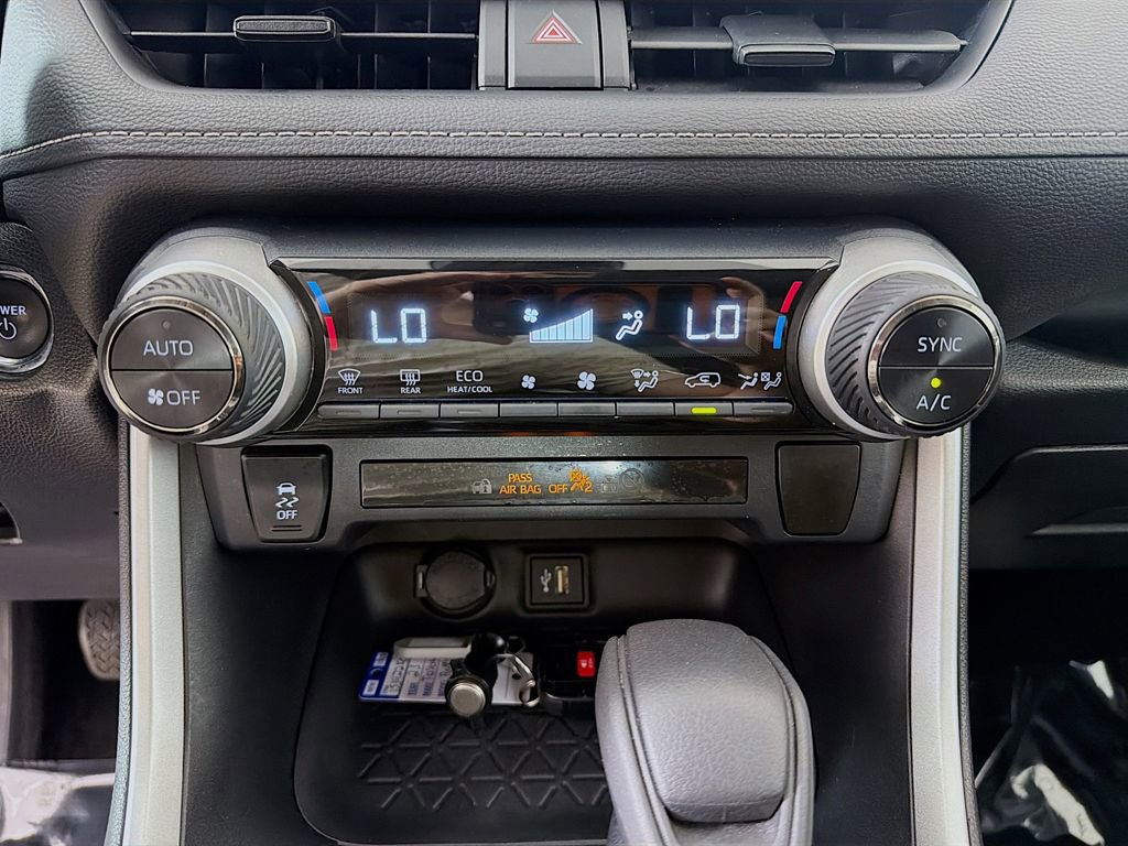 Used 2023 Toyota RAV4 AWD Hybrid image 32