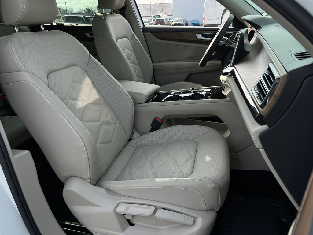 New 2026 Volkswagen Atlas SE image 9