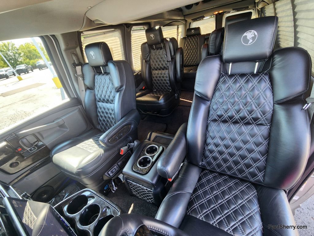 Used 2023 Chevrolet Express 2500 image 32