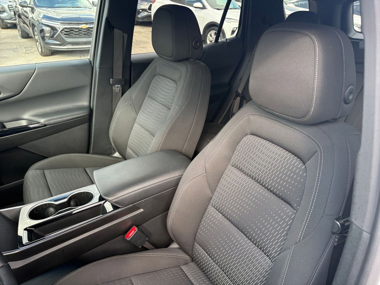 Used 2025 Chevrolet Equinox LT FWD image 36