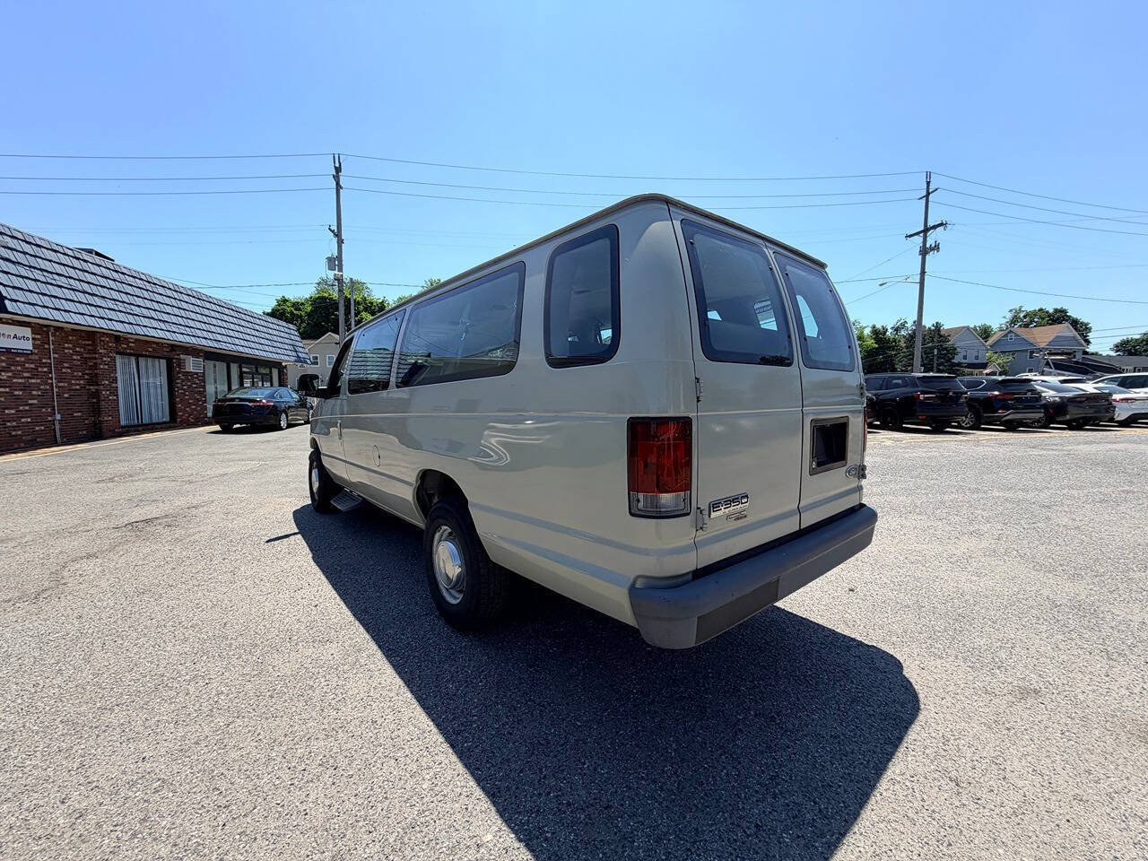 Used 2006 Ford E-350 and Econoline 350 XL RWD image 20