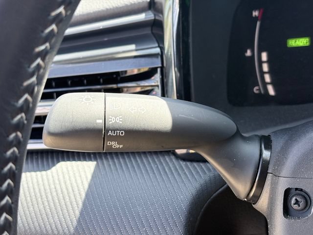 Used 2025 Toyota Camry SE FWD image 13