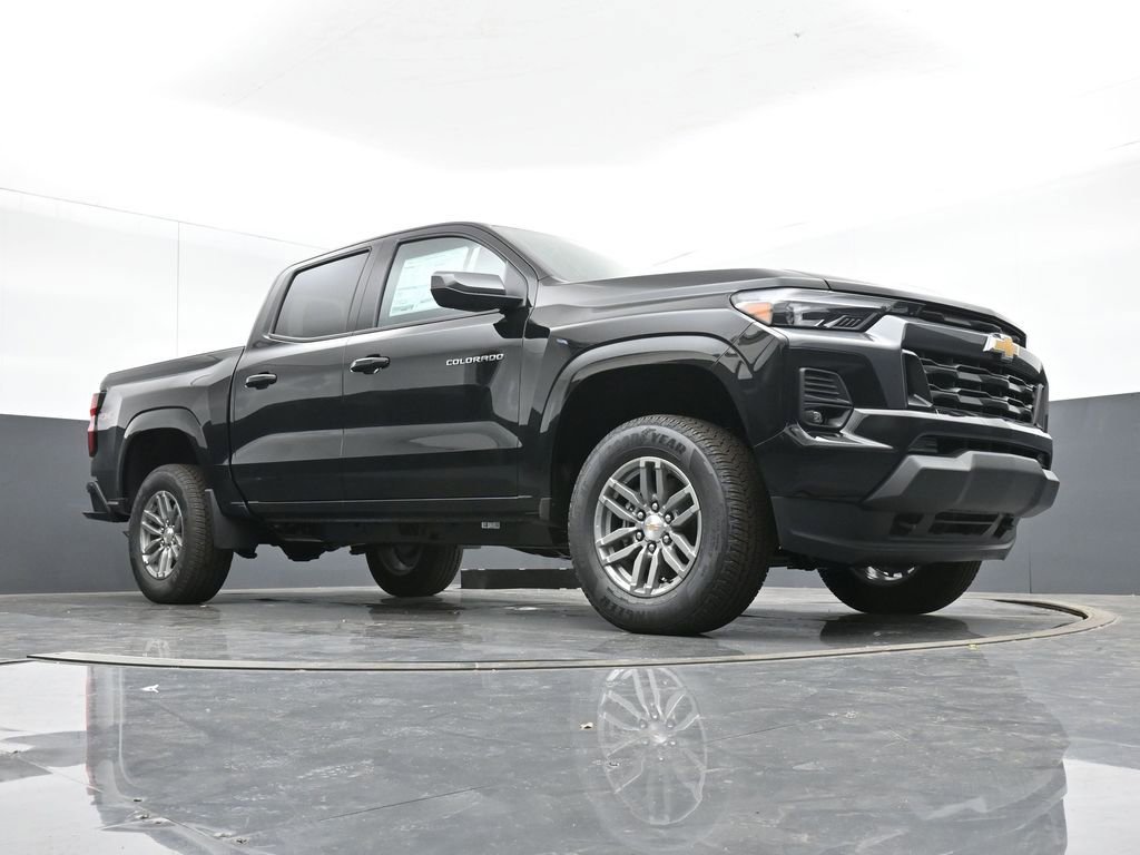 Used 2024 Chevrolet Colorado LT w/ LT Convenience Package III image 15