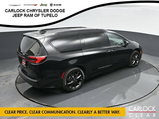 New 2026 Chrysler Pacifica Limited w/ Uconnect Theater Family Group image 38