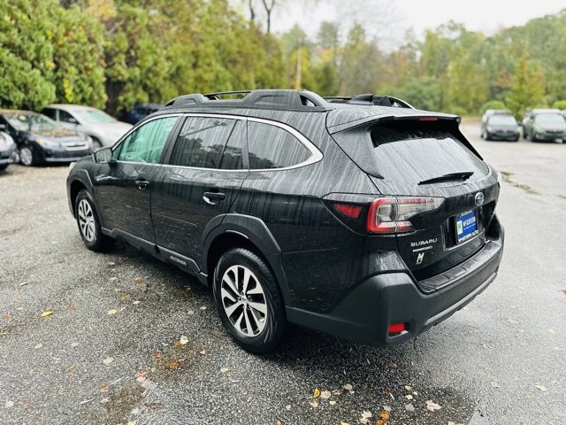 Used 2025 Subaru Outback Premium image 8