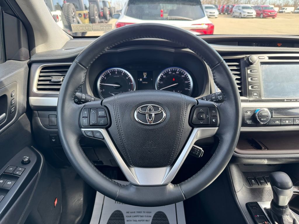 Used 2016 Toyota Highlander Limited image 15