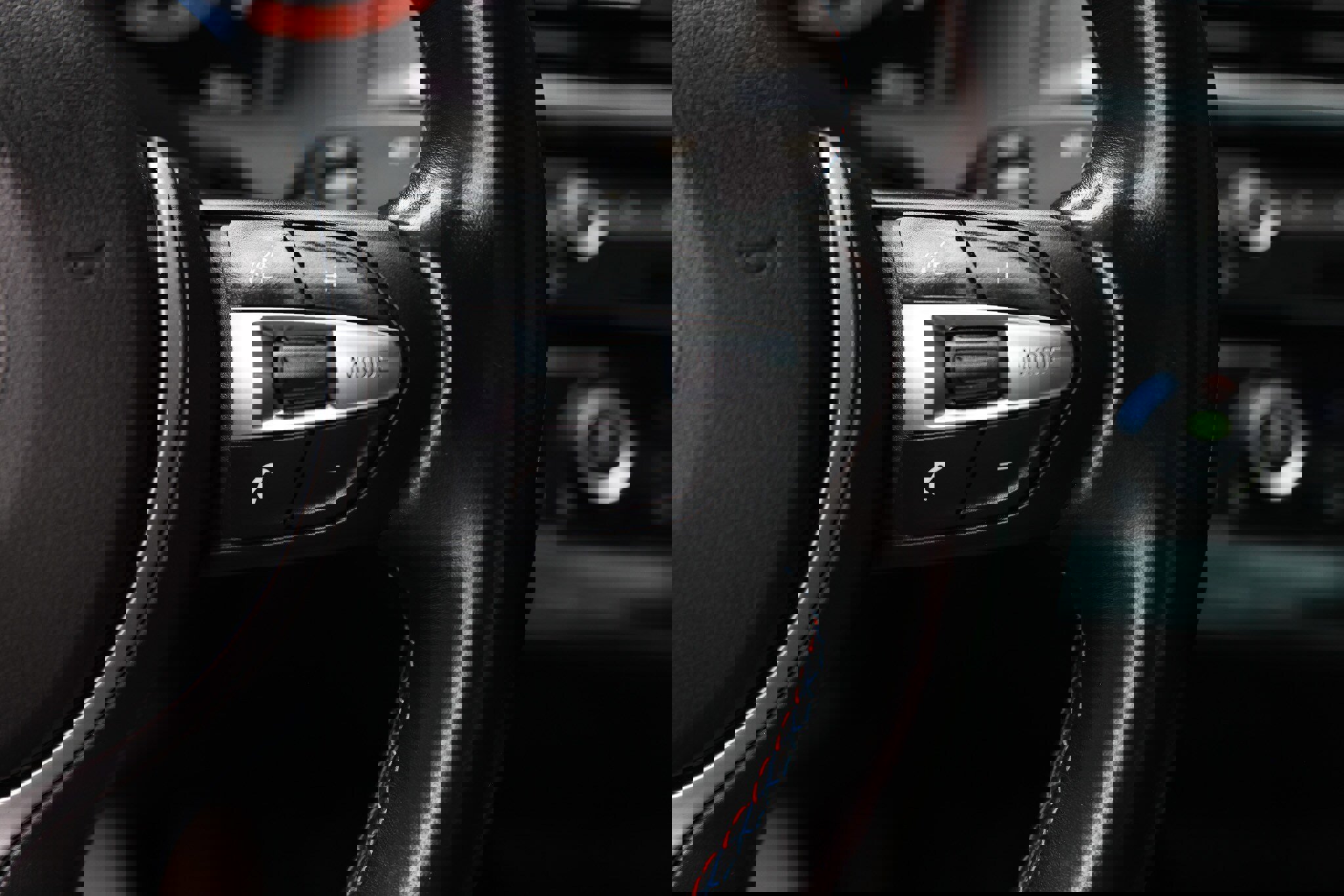 Used 2018 BMW M2 image 32