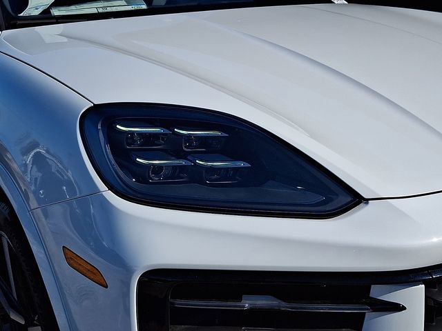 New 2025 Porsche Cayenne Coupe image 10