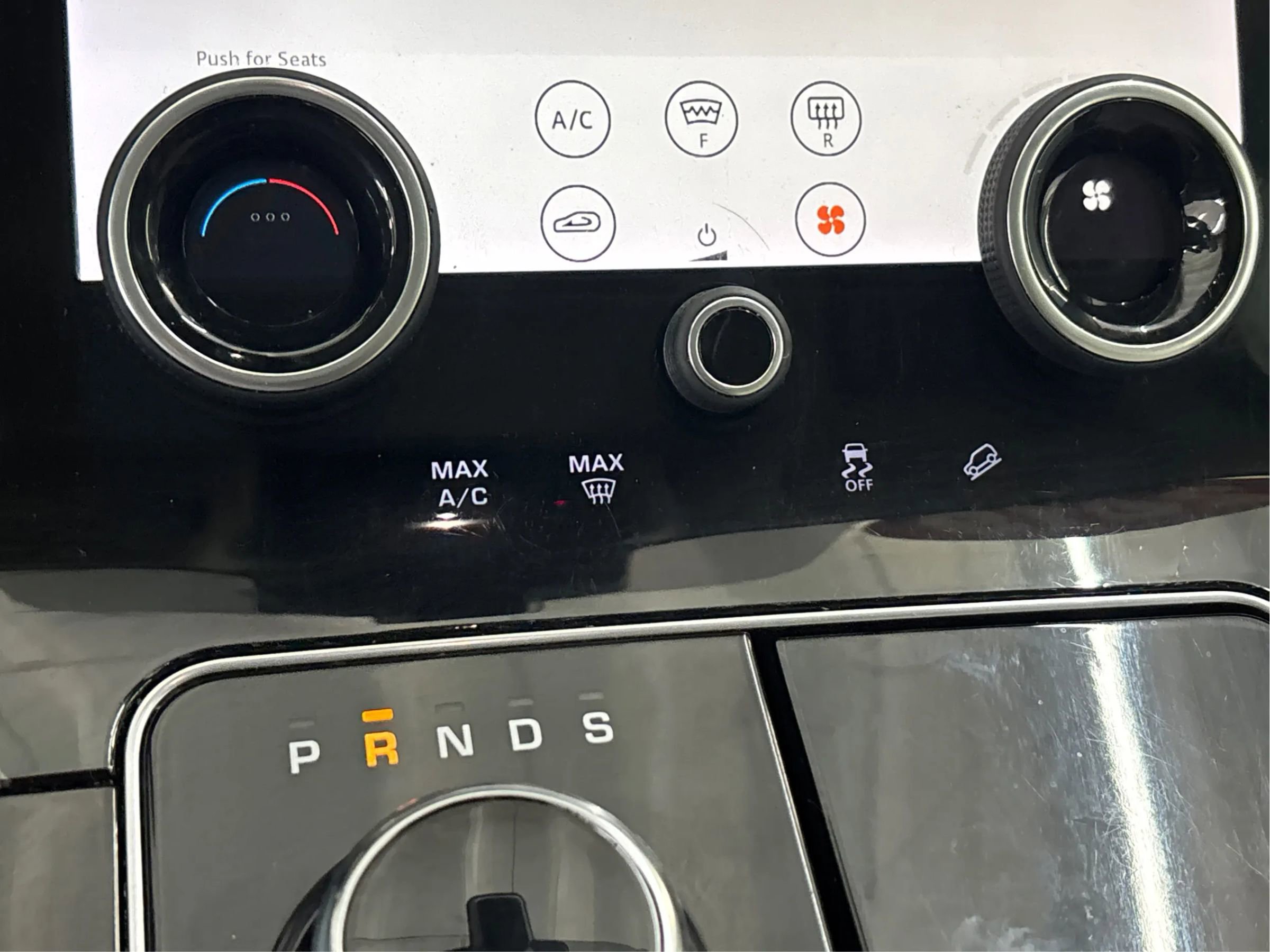 Used 2019 Land Rover Range Rover Velar S AWD/4WD image 39