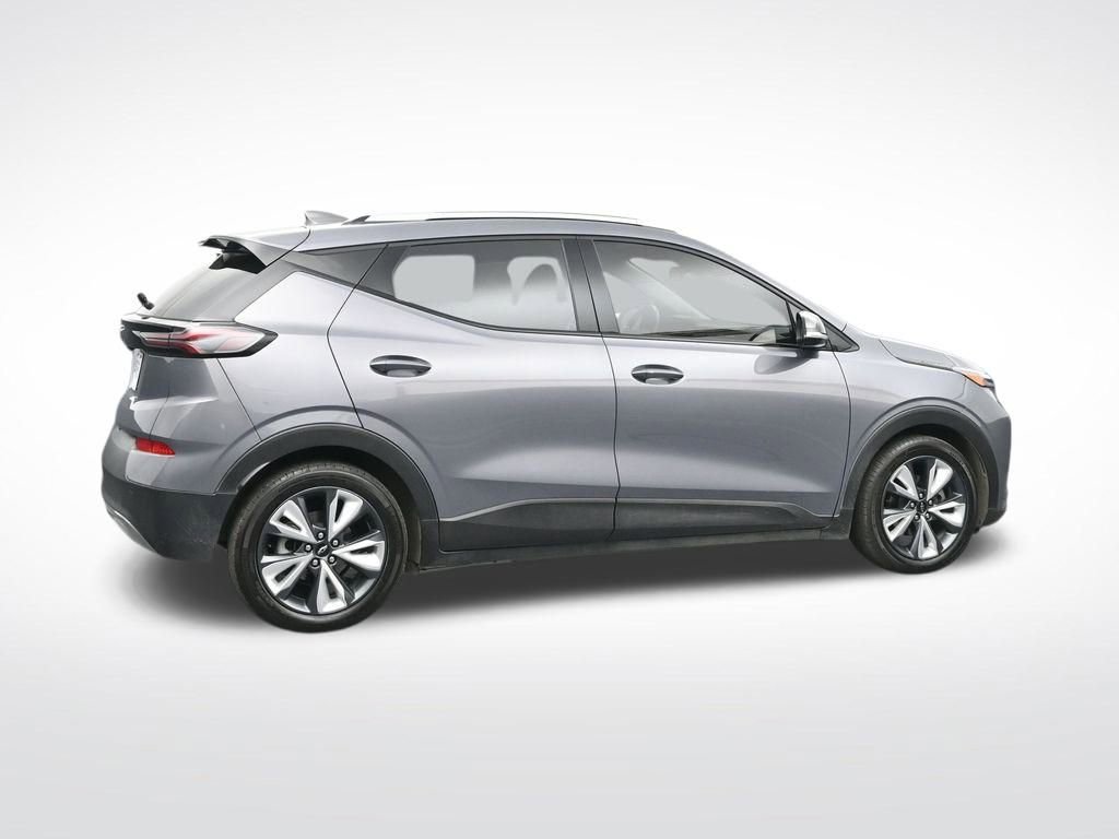 Used 2022 Chevrolet Bolt EUV LT w/ Convenience Package image 13