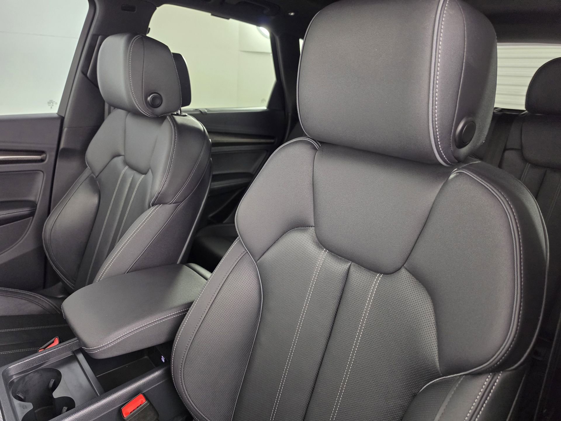 Certified 2023 Audi SQ5 Premium Plus w/ Premium Plus Package AWD/4WD image 17