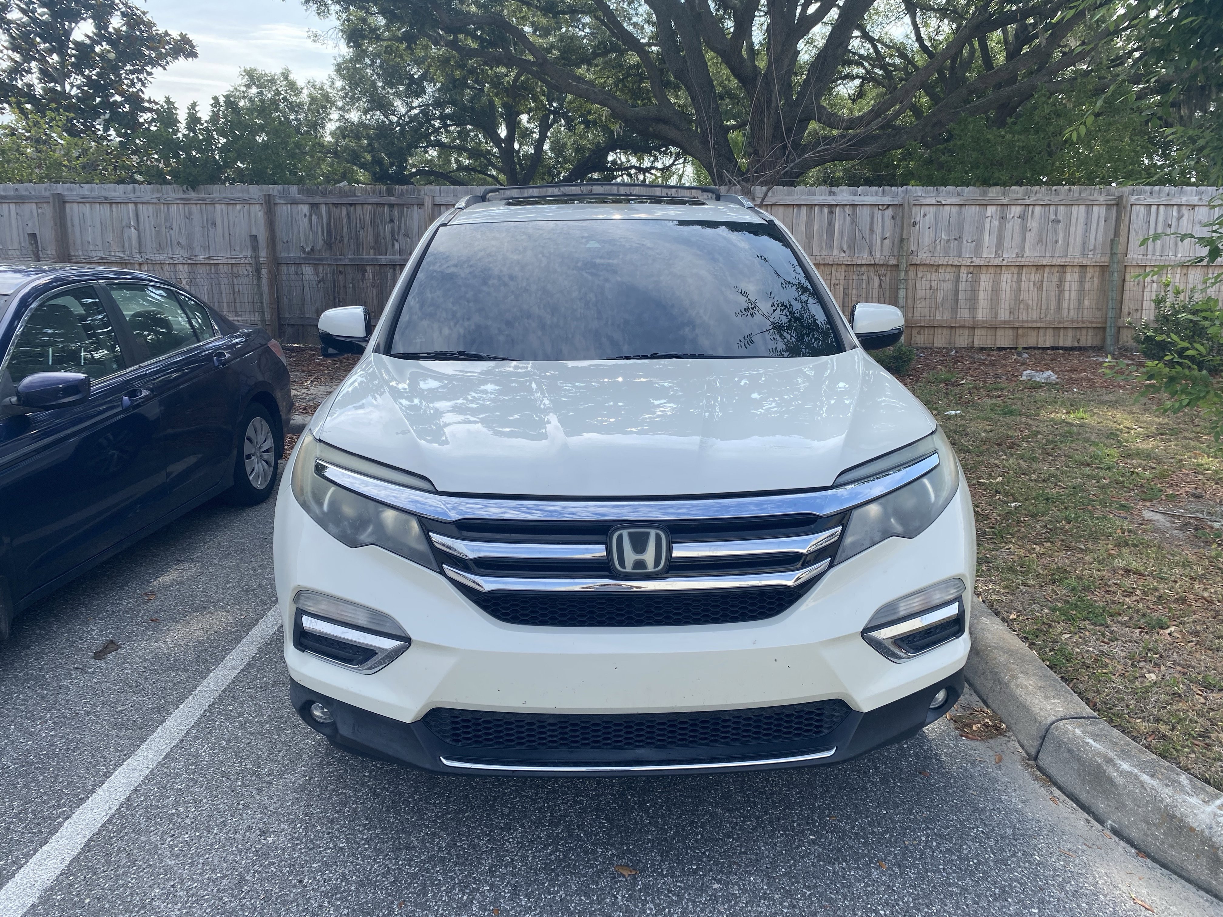 Used 2016 Honda Pilot Touring image 2