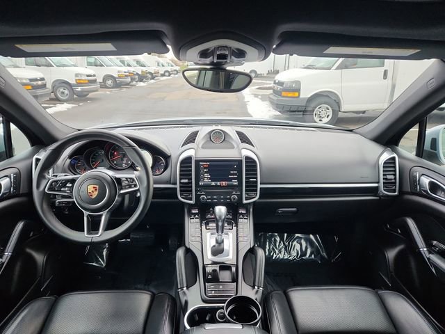 Used 2018 Porsche Cayenne Platinum Edition image 35