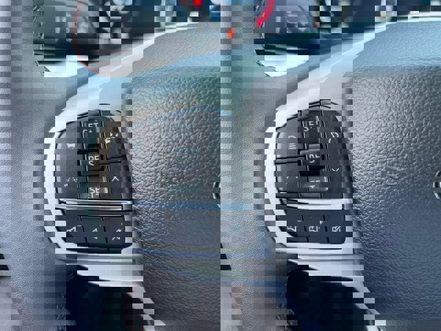 Certified 2025 Ford Explorer Active image 17