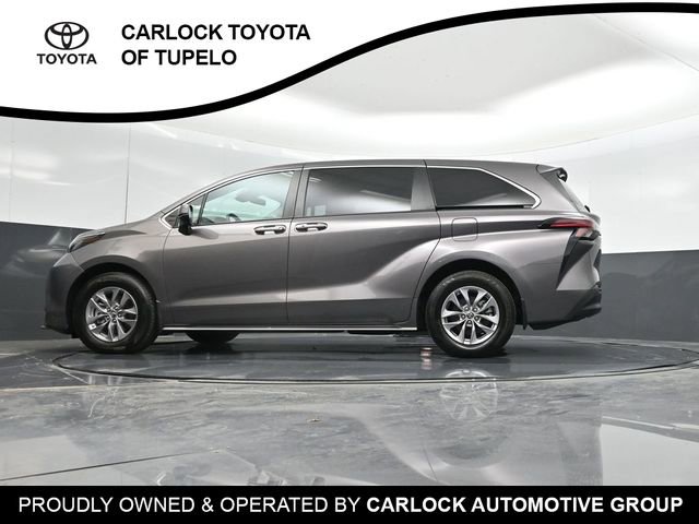 Used 2022 Toyota Sienna LE FWD image 45