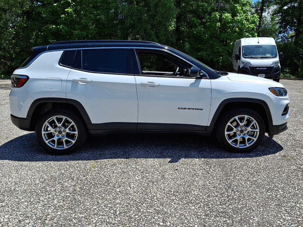 Used 2025 Jeep Compass Limited AWD/4WD image 6