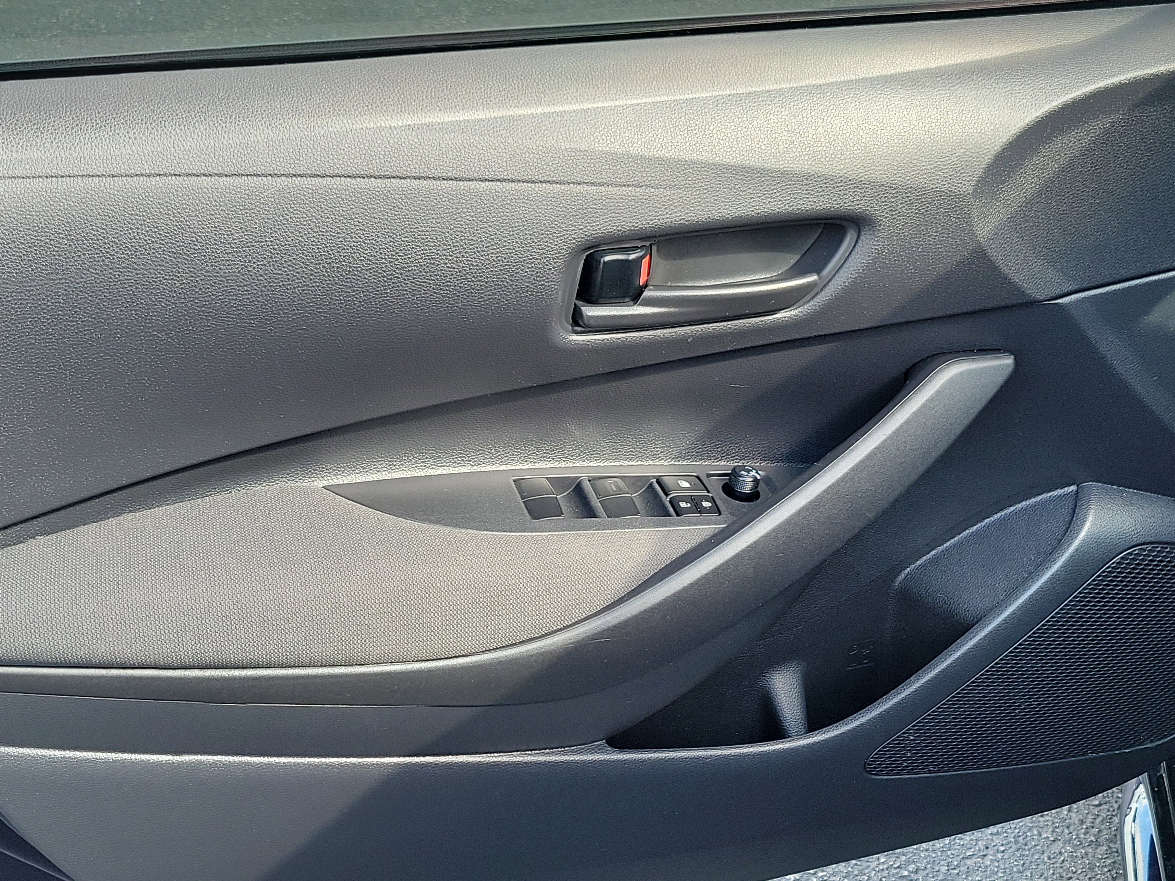 Certified 2025 Toyota Corolla LE FWD image 17