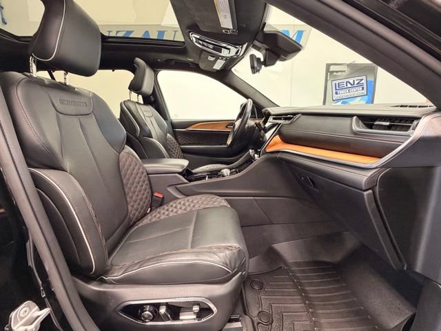 Used 2021 Jeep Grand Cherokee L Summit AWD/4WD image 11